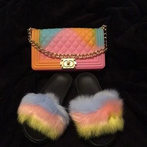 Fur slippers and bag
